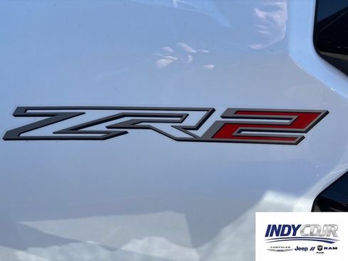 Used 2024 Chevrolet Colorado ZR2 w/ Technology Package AWD/4WD image 18