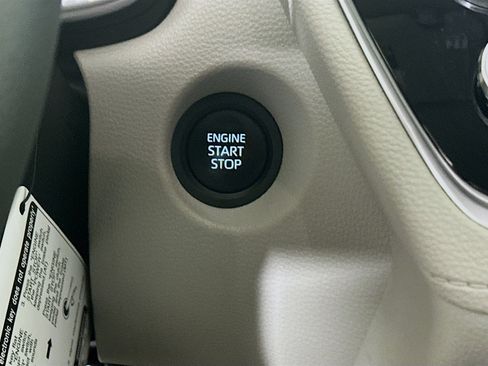 Used 2024 Toyota Corolla Cross LE FWD image 20