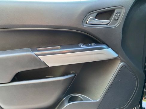 Used 2022 Chevrolet Colorado LT w/ Fleet Safety Package RWD image 19