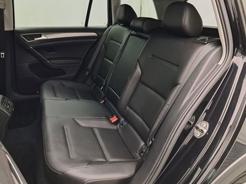 Used 2017 Volkswagen Golf Alltrack S image 20