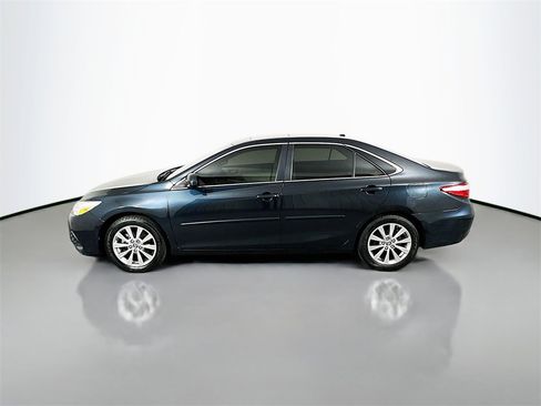 Used 2016 Toyota Camry XLE image 4
