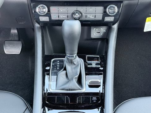 New 2026 Jeep Compass Latitude image 17