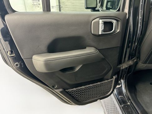 Used 2023 Jeep Wrangler Unlimited Sahara w/ Cold Weather Group AWD/4WD image 27