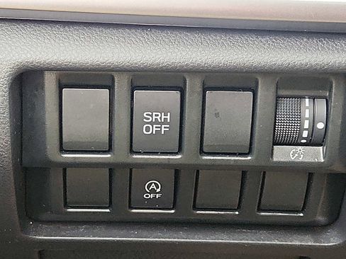 Used 2023 Subaru Forester Premium image 27