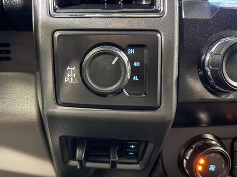 Used 2020 Ford F250 XLT w/ XLT Premium Package image 29