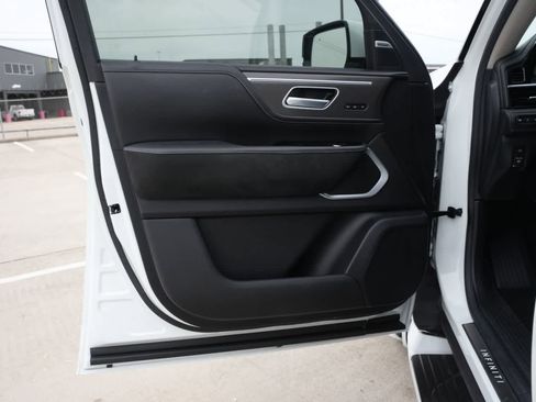 Certified 2025 INFINITI QX80 Luxe image 18