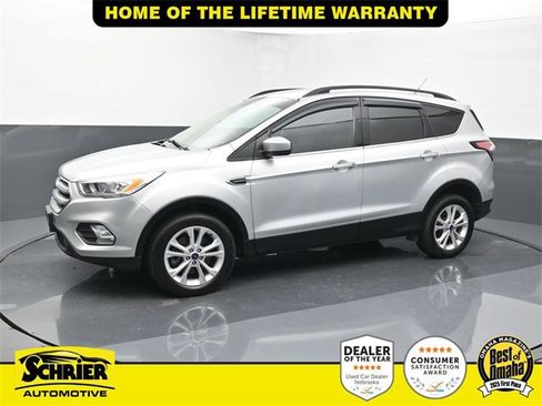 Used 2017 Ford Escape SE w/ Equipment Group 201A image 3