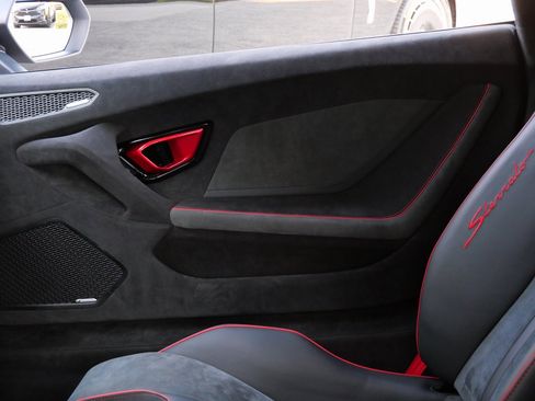 Used 2023 Lamborghini Huracan Sterrato image 20