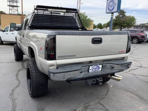 Used 2006 GMC Sierra 2500 SLE w/ Onstar Plus Package AWD/4WD image 18