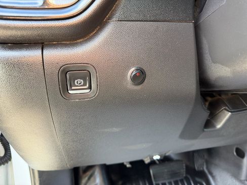 Used 2021 Chevrolet Silverado 1500 W/T image 29