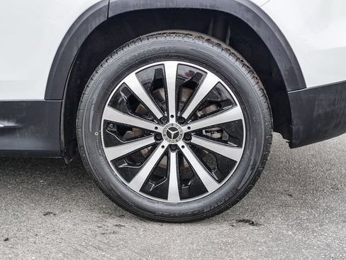 Used 2022 Mercedes-Benz GLB 250 4MATIC image 9