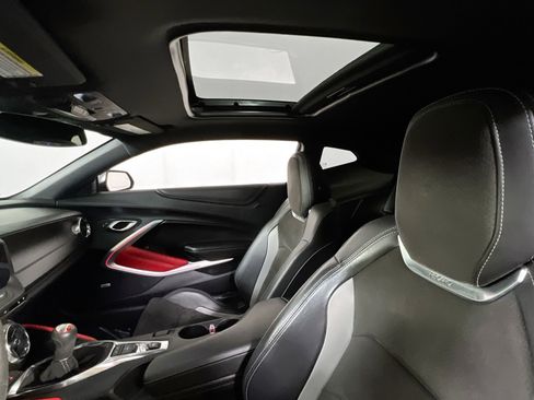 Used 2018 Chevrolet Camaro SS RWD image 21