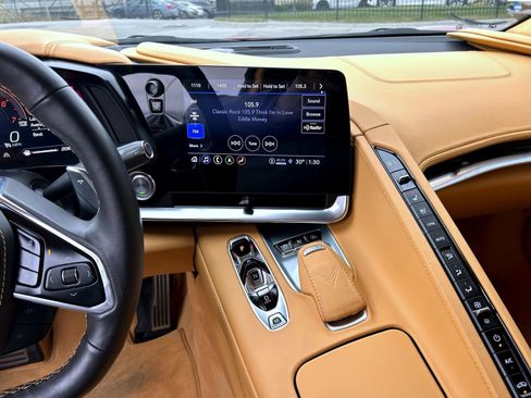 Used 2023 Chevrolet Corvette Stingray Premium Cpe w/ Body-Color Dual Roof Package image 12