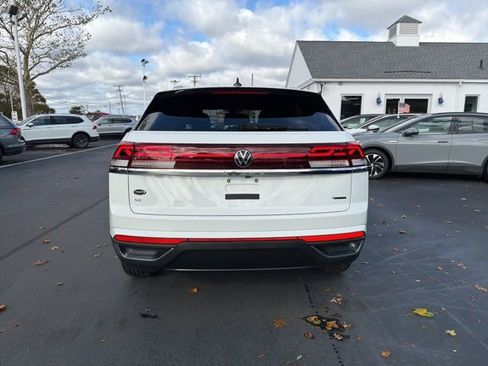 Certified 2024 Volkswagen Atlas Cross Sport SE image 6