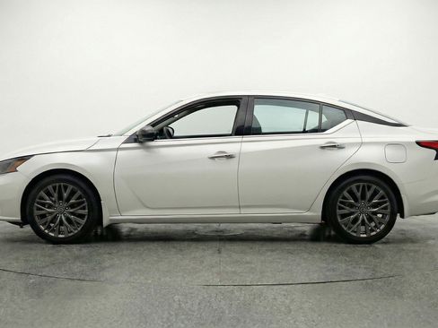 Used 2025 Nissan Altima 2.5 SV FWD image 5
