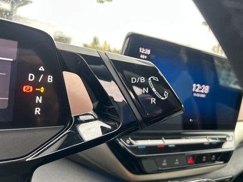 Used 2023 Volkswagen ID.4 Pro image 27