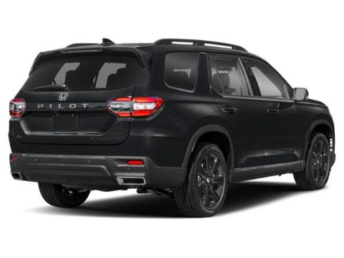 Certified 2025 Honda Pilot Black Edition image 3