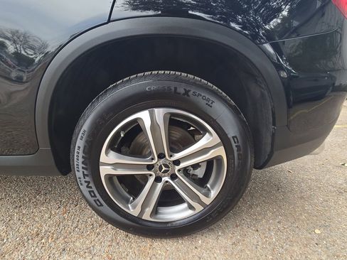 Used 2018 Mercedes-Benz GLC 300 4MATIC image 33