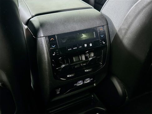 Used 2021 Jeep Grand Cherokee L Overland w/ Luxury Tech Group IV image 33