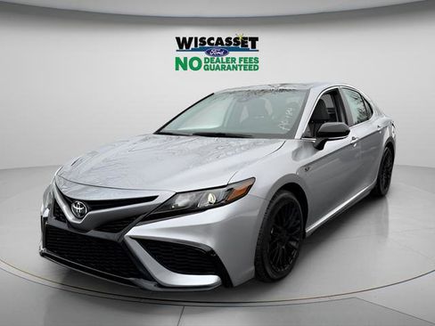 Used 2024 Toyota Camry SE w/ Convenience Package FWD image 14