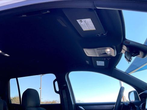 Used 2025 GMC Acadia Elevation image 13