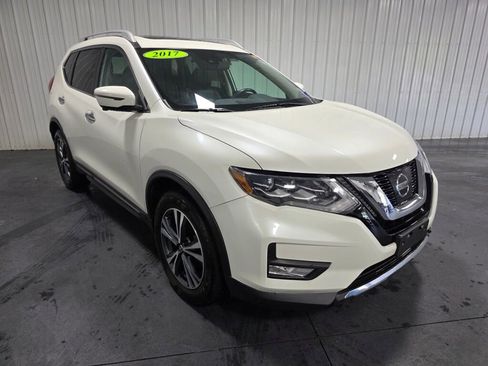 Used 2017 Nissan Rogue SL w/ SL Premium Package AWD/4WD image 2