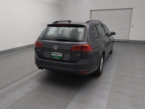 Used 2017 Volkswagen Golf S image 7