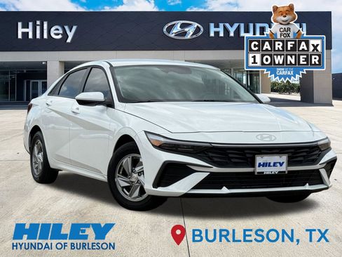Certified 2025 Hyundai Elantra SE FWD image 1