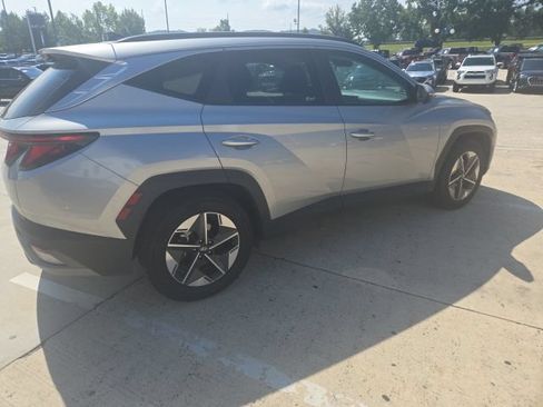 Used 2025 Hyundai Tucson SEL FWD image 12