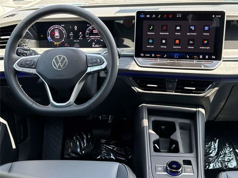 New 2026 Volkswagen Tiguan SE AWD/4WD image 13