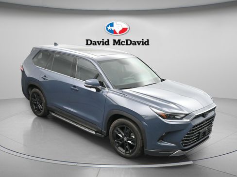 Used 2025 Toyota Grand Highlander AWD image 27