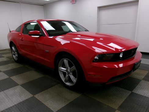 Used 2010 Ford Mustang GT image 12