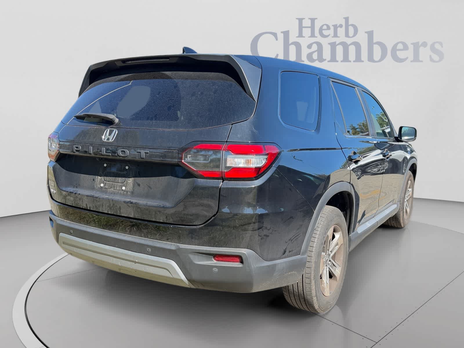 Used 2023 Honda Pilot EX-L image 4