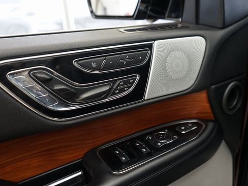 Used 2019 Lincoln Navigator Reserve image 29