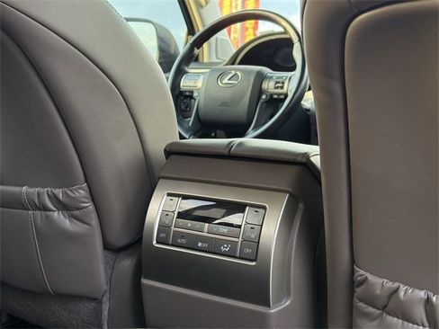 Used 2019 Lexus GX 460 Luxury image 34