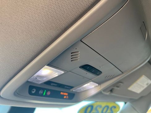 Used 2020 Buick Enclave Essence w/ LPO, Touring Package image 16