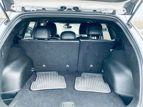 Used 2025 Jeep Compass Trailhawk image 23