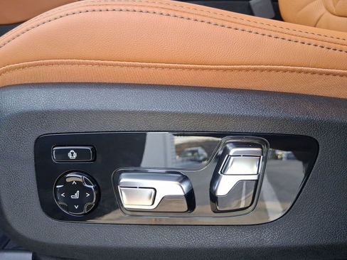 New 2026 BMW X6 xDrive40i w/ Executive Package image 13