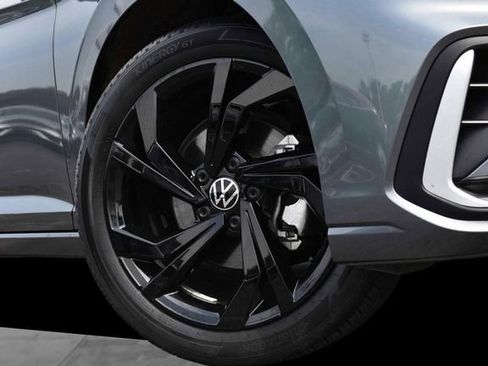 Certified 2026 Volkswagen Jetta SE w/ Black Wheel Package FWD image 3