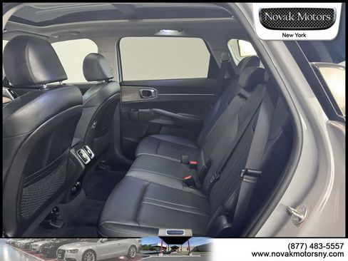 Used 2023 Kia Sorento S w/ Panoramic Sunroof Package AWD/4WD image 12