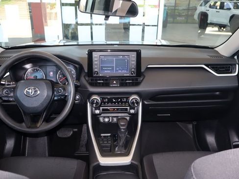 Used 2021 Toyota RAV4 XLE AWD/4WD image 33