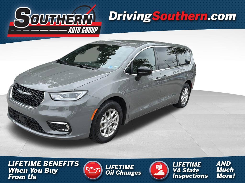 Used 2025 Chrysler Pacifica Select FWD 360° Tour