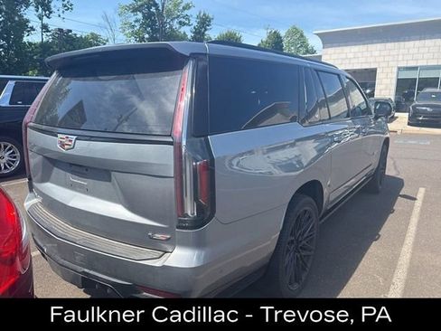 Used 2024 Cadillac Escalade ESV V w/ LPO, Floor Liner Package AWD/4WD image 3