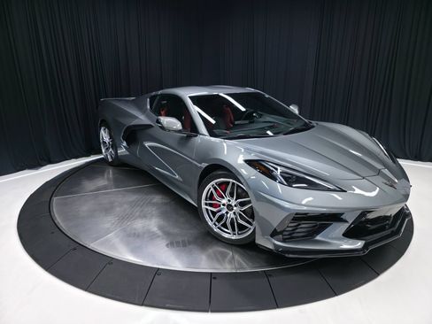Used 2022 Chevrolet Corvette Stingray Preferred Cpe w/ Z51 Performance Package RWD image 58