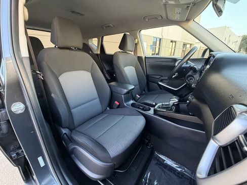 Used 2023 Kia Soul LX w/ Option Group 015 FWD image 15
