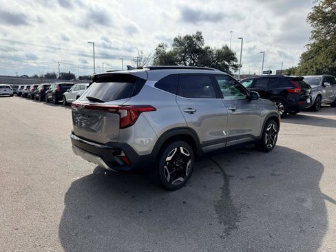 Used 2024 Kia Seltos SX w/ SX Sunroof Package image 6