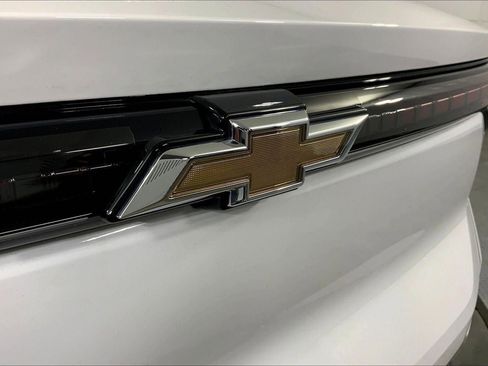 Used 2025 Chevrolet Equinox EV LT w/ Convenience Package image 28