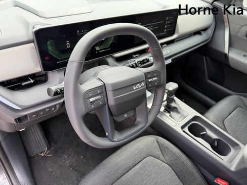 New 2027 Kia Seltos S FWD image 11