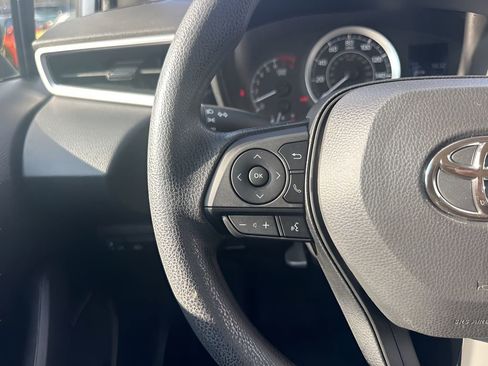 Used 2022 Toyota Corolla LE image 13