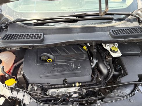 Used 2018 Ford Escape SE w/ SE Sync 3 Package AWD/4WD image 12